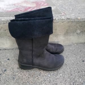 Keen black mid length boot, size 7, nubuck, barley worn